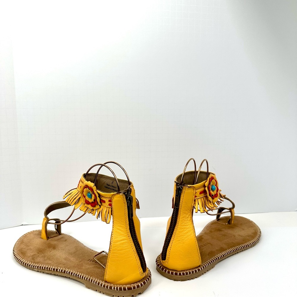 Manitobah - Women's Wasaga Ankle Sandals - Picture 5 of 13